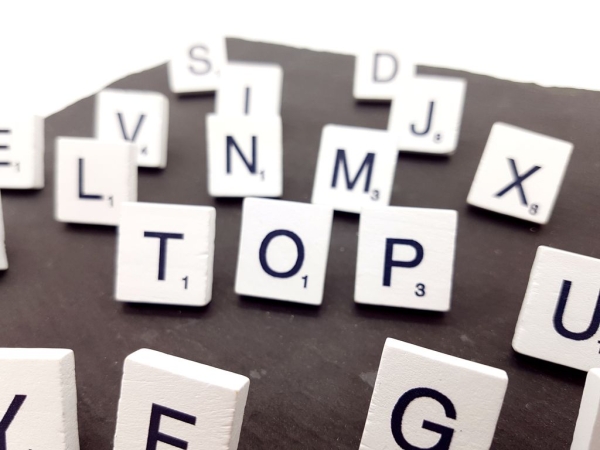 Holz Buchstaben Ohrstecker